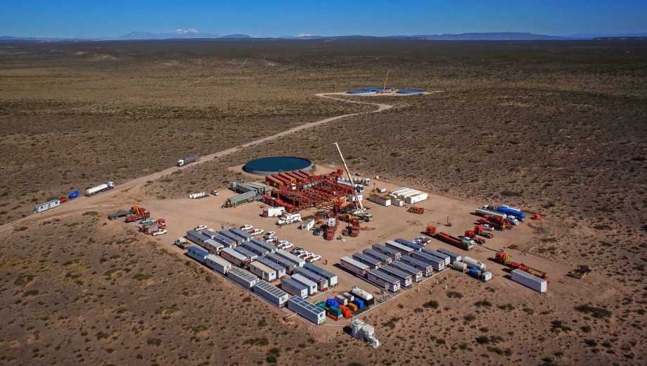 El desempeño del petróleo no convencional en la cuenca neuquina sostiene la balanza energética y lidera el crecimiento industrial del sector minero. Fuente INDEC.
