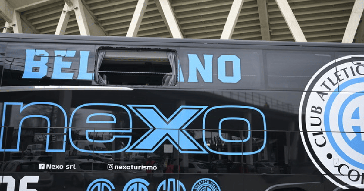 Video | Clásico de Córdoba: atacaron el micro de Belgrano antes del partido ante Talleres