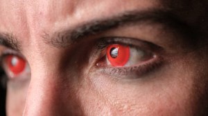 Halloween y salud: alertan sobre el uso de lentes de contacto de color o cosméticas para disfrazarse
