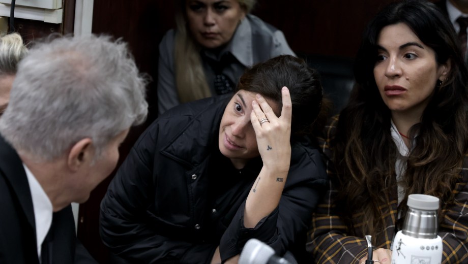 Gianinna y Dalma cuestionaron la estrategia de la representación legal de su hermana Jana durante el proceso judicial. Clarín Fotografías. 