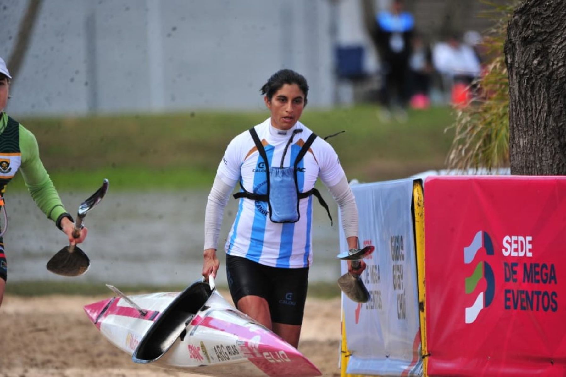 Éxito inaugural para palistas de la Patagonia en Mundial de Canotaje