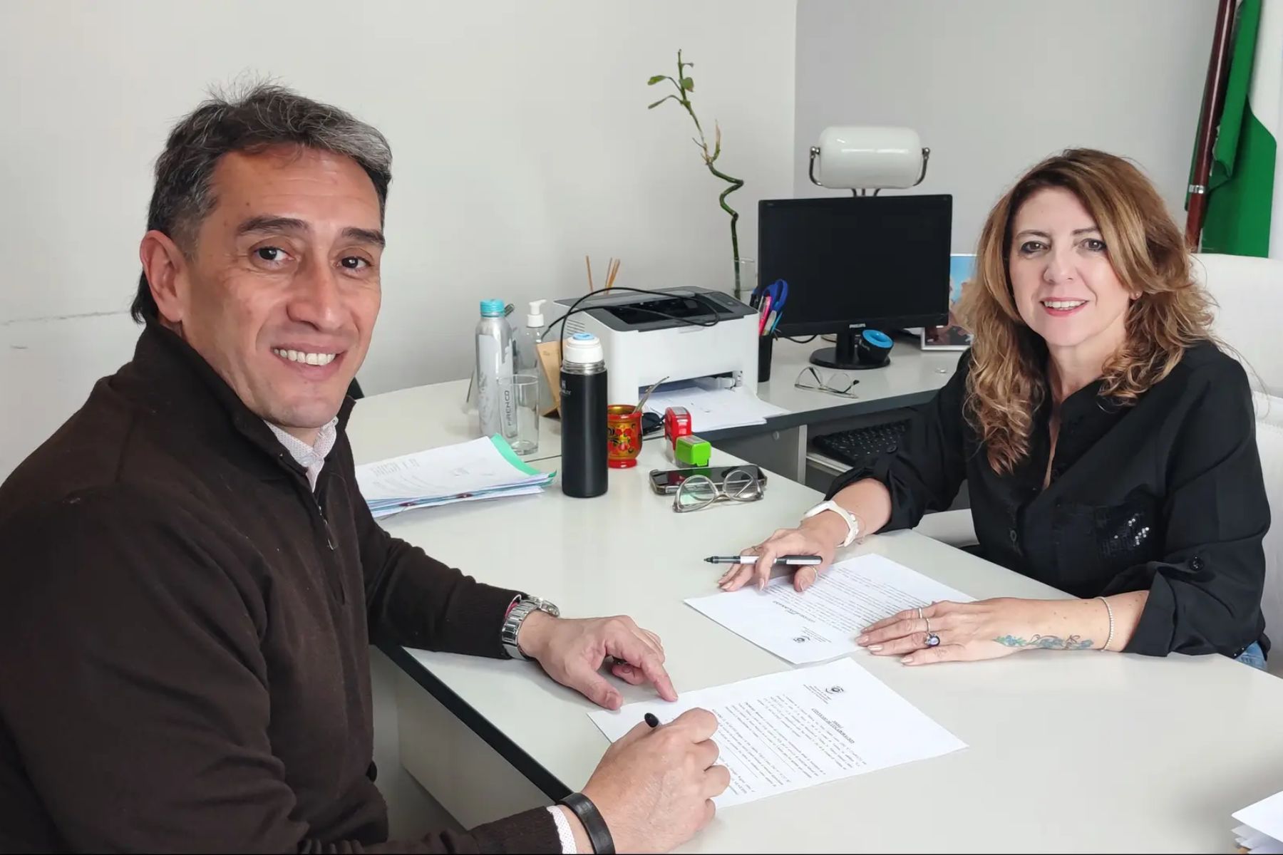 Viedma renueva convenio con Río Negro para licencias médicas de empleados municipales