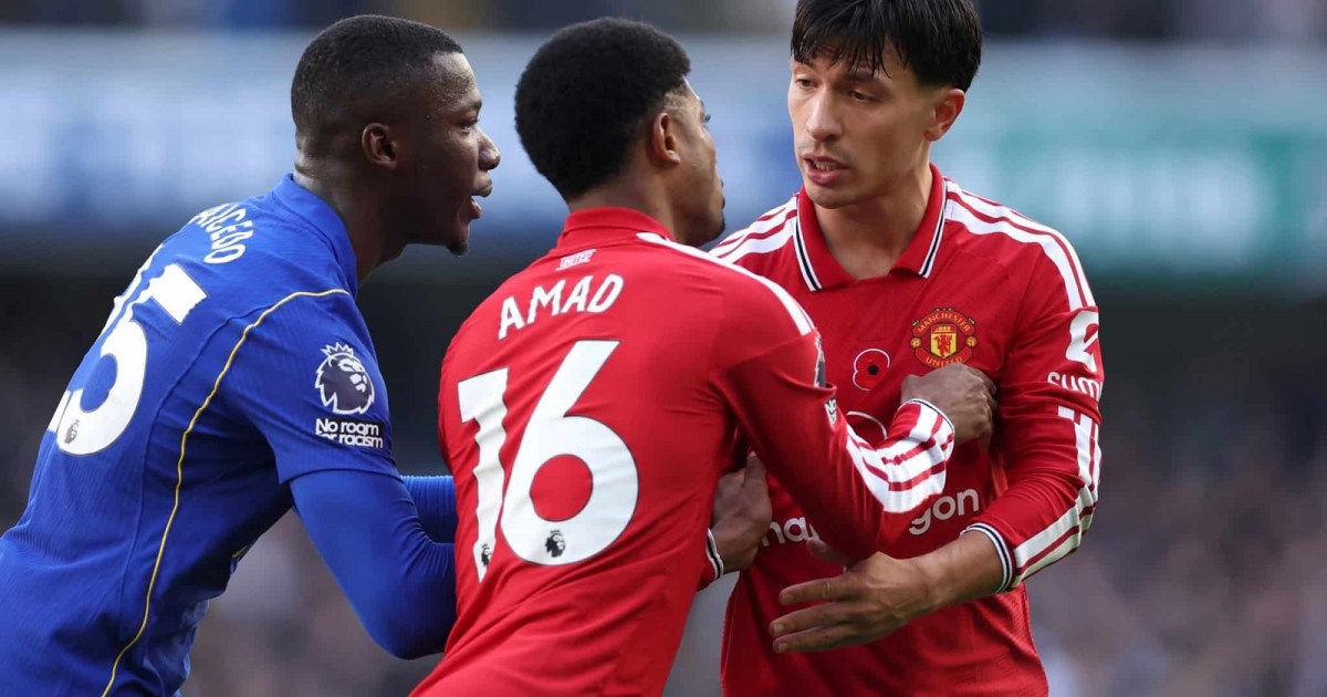 Lisandro Martínez expulsado en la derrota de Manchester United ante Chelsea