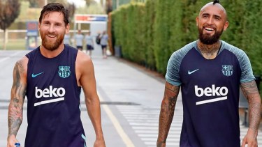 El Rey Arturo pide el Balón de Oro para Messi: «Nunca más va a pasar algo así»