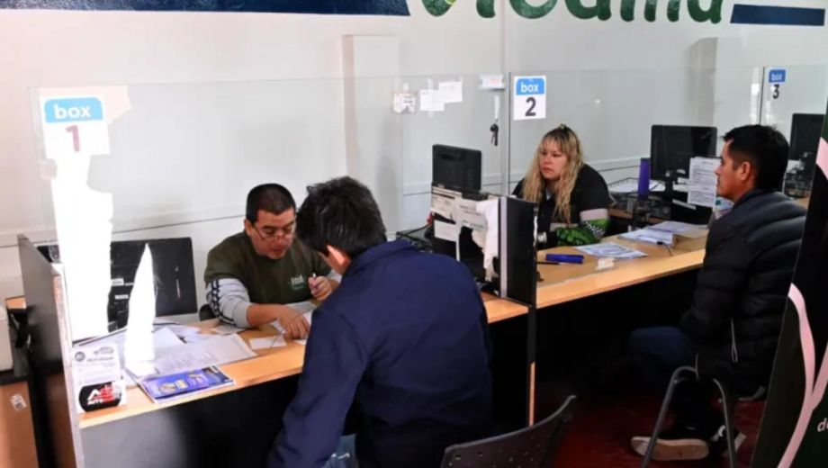 La atención se realiza con turno previo y recomiendan iniciar la renovación antes del vencimiento del carnet. Foto: archivo.