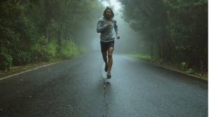 Pasión runner bajo la lluvia: ¿se sale a correr o no?