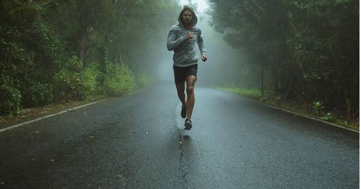Correr bajo la lluvia: recomendaciones para runners en condiciones húmedas