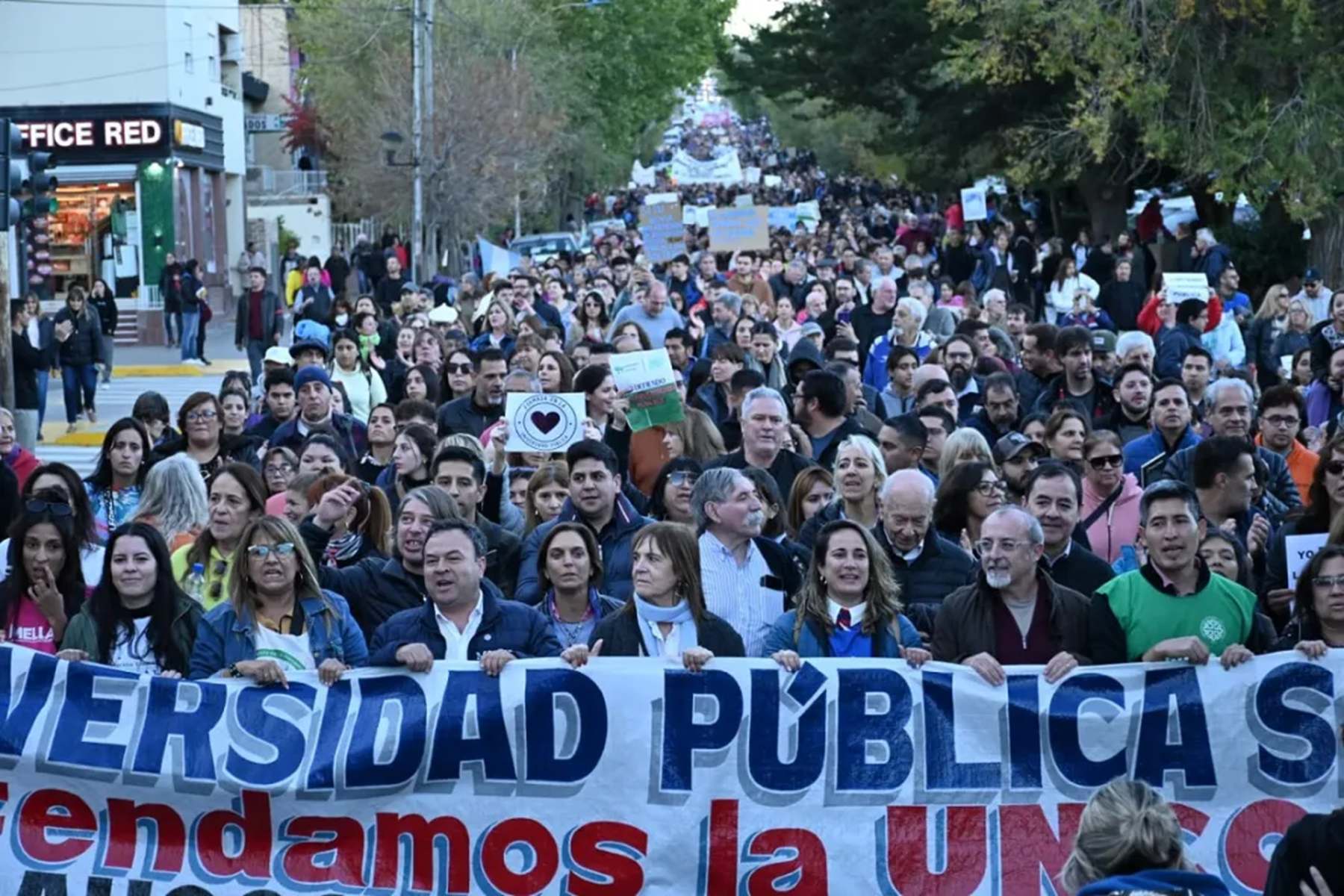 Movilizaciones en Neuquén, Río Negro y el Congreso por la Ley de Financiamiento Universitario