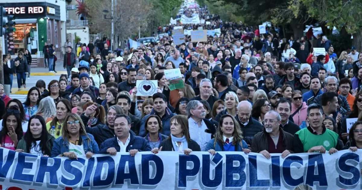 Movilizaciones en Neuquén, Río Negro y el Congreso por la Ley de Financiamiento Universitario