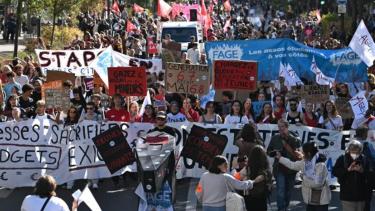 Estudiantes con marchas multitudinarias presionan a Emmanuel Macron: hubo disturbios en Nantes este martes