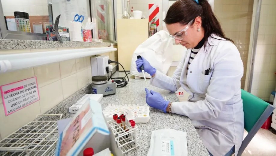 La compra de reactivos permitirá abastecer a 27 laboratorios de la provincia durante ocho meses. Foto: gentileza.
