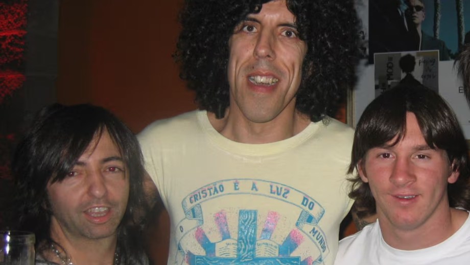 Lionel Messi junto a Adrián Dárgelos y Carca, exbajista de Babasónicos.