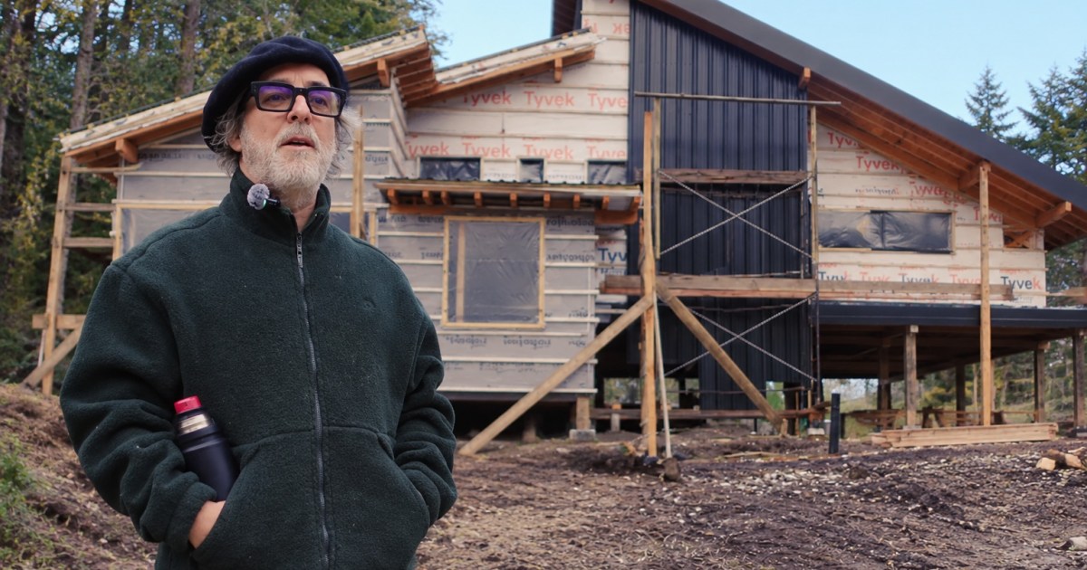 Mex Urtizberea construye su nueva casa en Bariloche y vive en una casa rodante