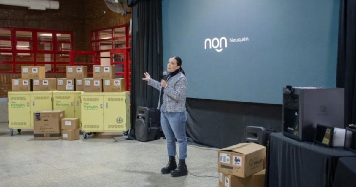 Se entregaron más de 3.600 dispositivos tecnológicos a escuelas de Neuquén