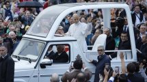 Imagen de La frase del papa León XIV con guiño para Argentina que ilusiona: «Allá vamos», respondió en una ronda de saludos en el Vaticano