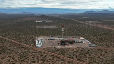 Pluspetrol y GyP entran al RIGI con US$12.400 millones para llevar Bajo del Choique-La Invernada a más de 100.000 barriles diarios