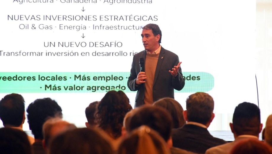 El intendente Marcos Castro fue uno de los expositores. Foto: Marcelo Ochoa.