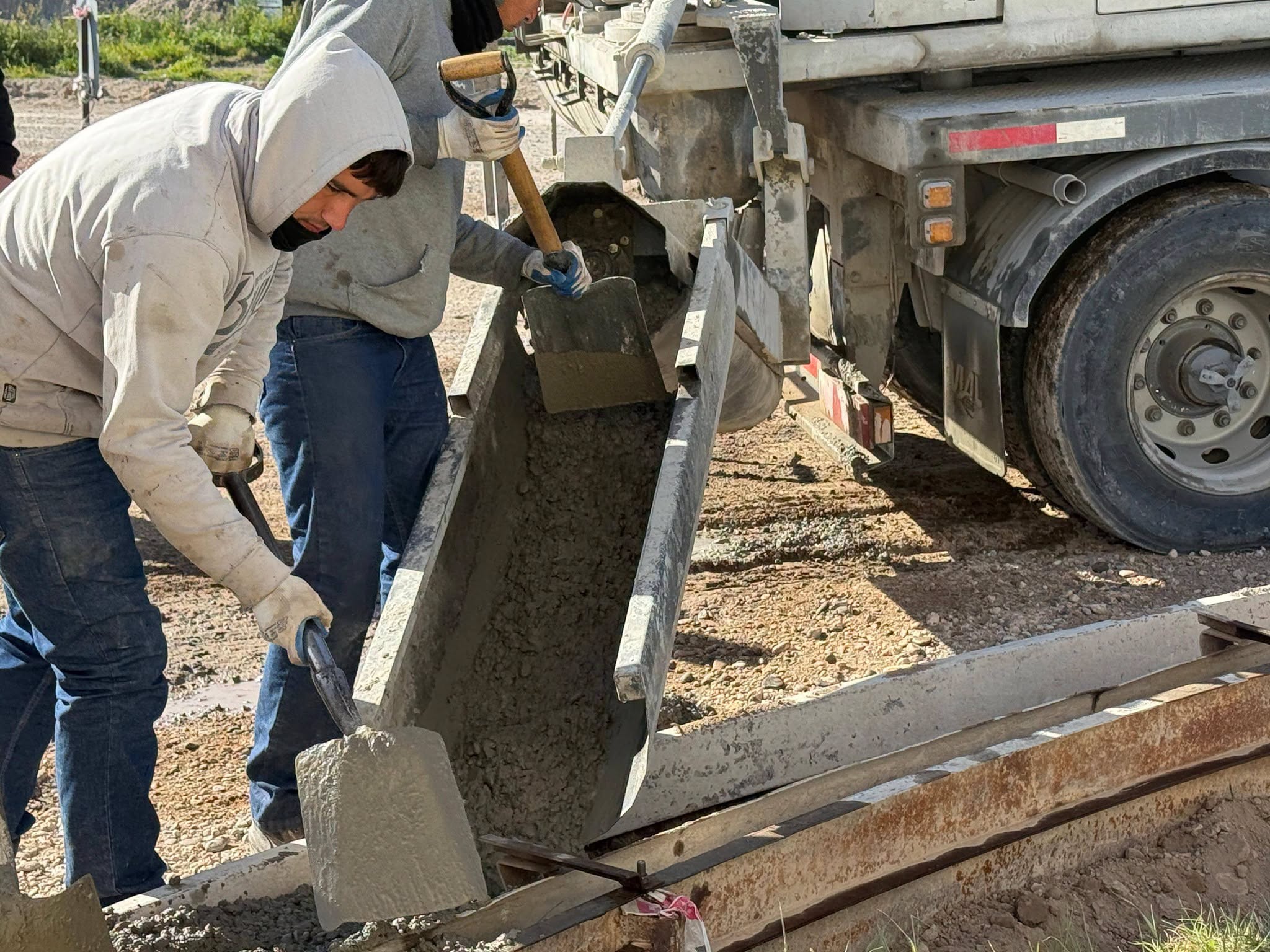 Conesa impulsa empleo genuino y parques industriales para diversificar la economía