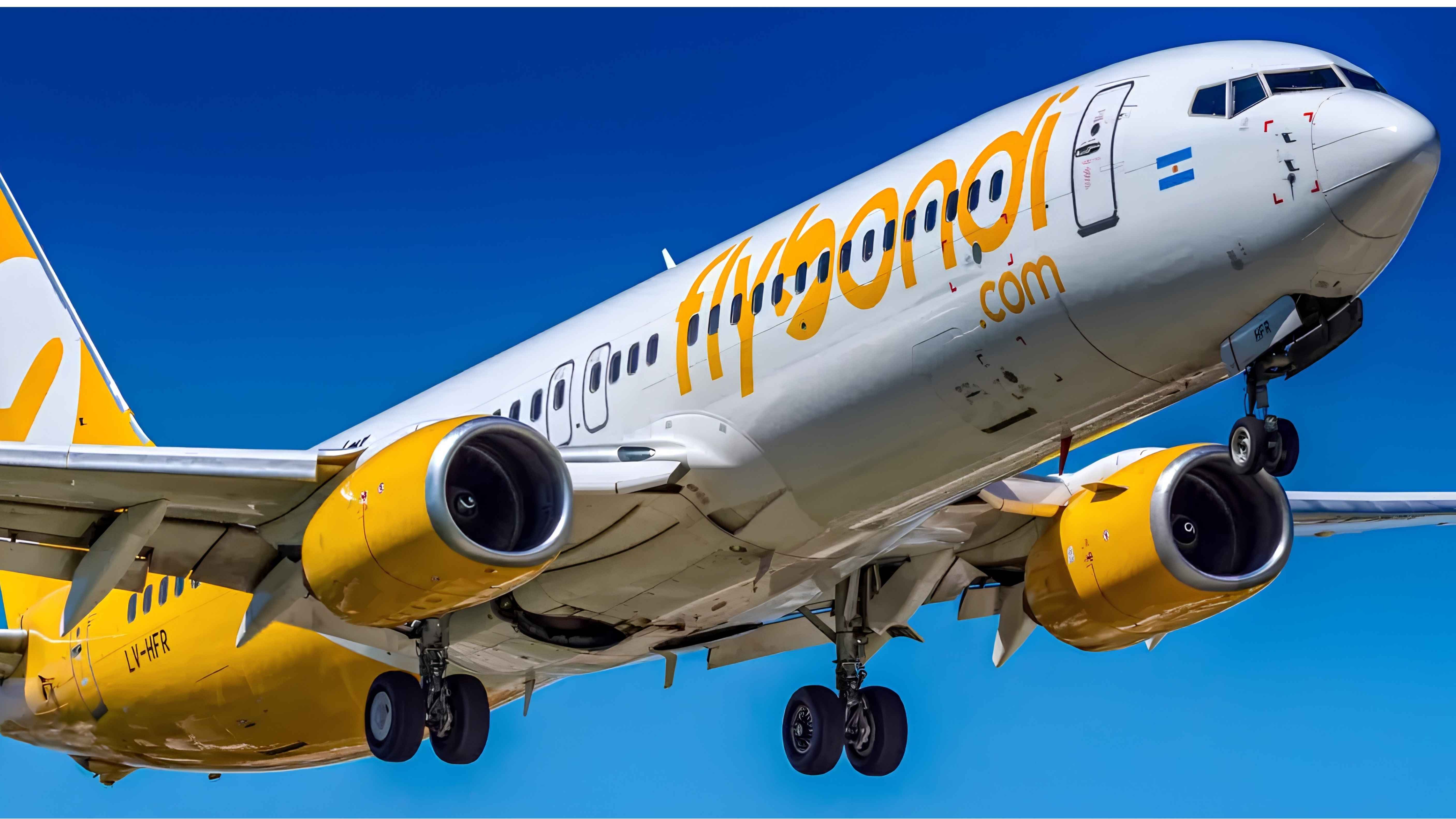 Flybondi enfrenta crisis y se presenta en concurso de acreedores para reestructurar deudas