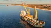 Imagen de De Emiratos Árabes Unidos al Puerto de San Antonio Este: llegaron las dos monoboyas claves para VMOS