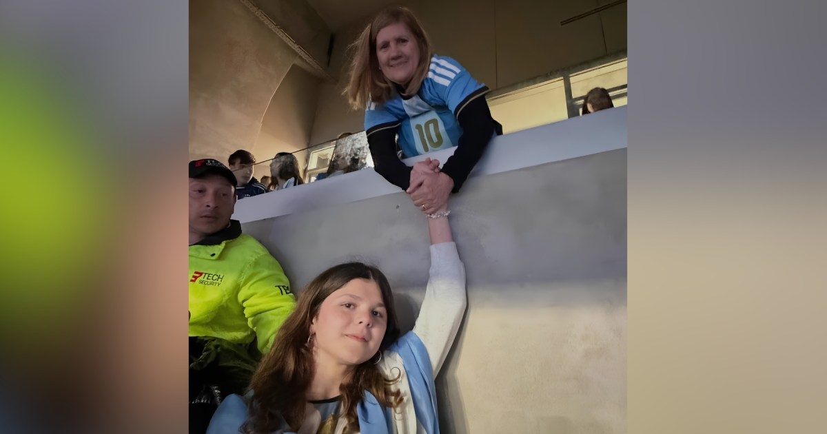 Un emotivo encuentro en la despedida de Messi desde Neuquén