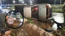 Imagen de Fuerte vuelco en la Autovía Norte en Plottier: el conductor resultó herido y fue hospitalizado