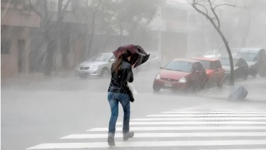 Alerta por lluvia y posibles tormentas en Neuquén y Río Negro este lunes 19: los peores horarios