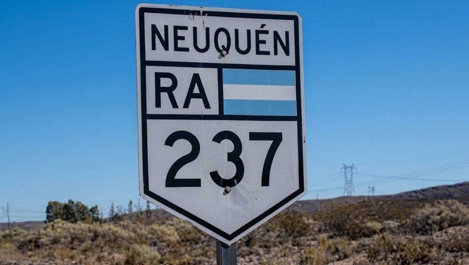 Transitar con extrema precaución en el tramo comprendido entre Huayquimil y Collon Cura, debido a la presencia de anegamientos sobre la calzada.