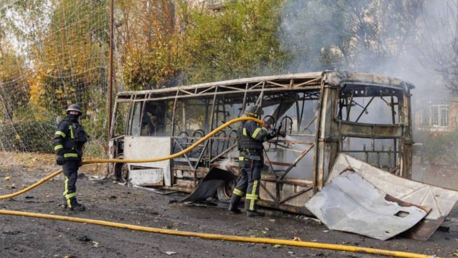 Los ataques causaron explosiones por donde circulaban autobuses públicos llenos de pasajeros. Foto: AP.