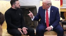 Imagen de Ucrania bombardeó una terminal petrolera rusa y Trump pidió que Zelenski deje la presidencia: «Sugiero un líder que pueda negociar»