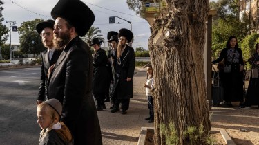 Avance ultraortodoxo agita la política y la vida diaria en Israel