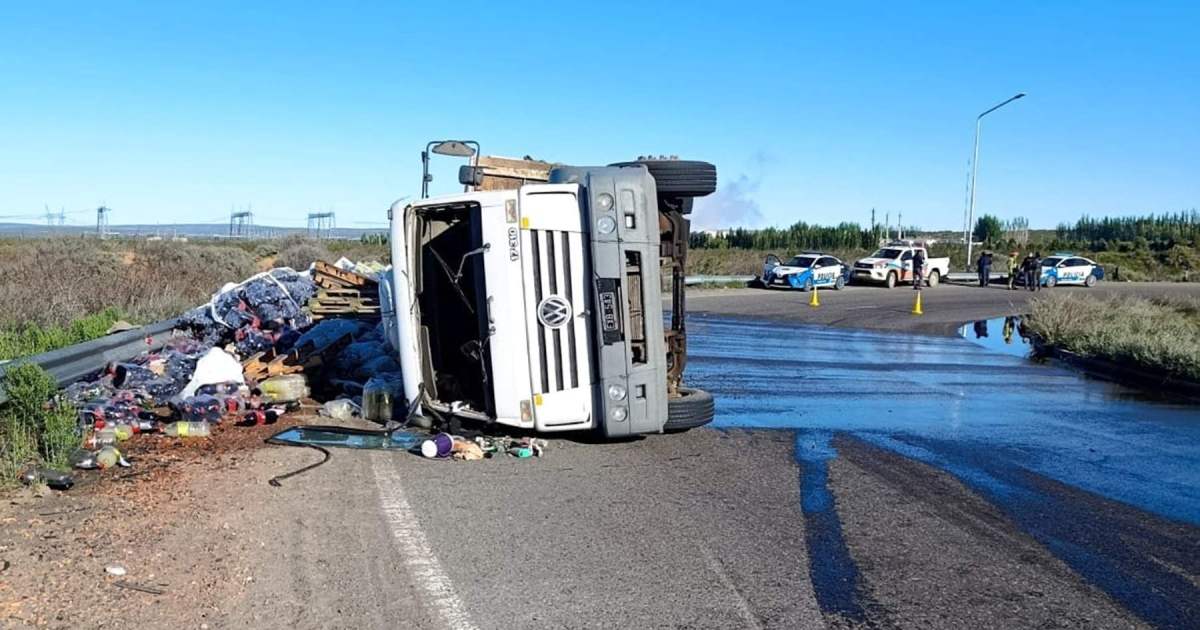 Corte en la Autovía Norte por vuelco de camión en Plottier